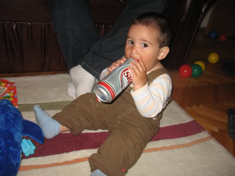 beau si eu o bere , ca baietii!