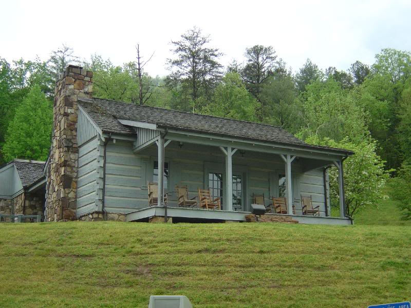 No, that's not my house. That's the TN welcome center.