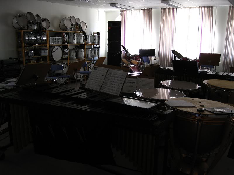 (05) Lars's classroom