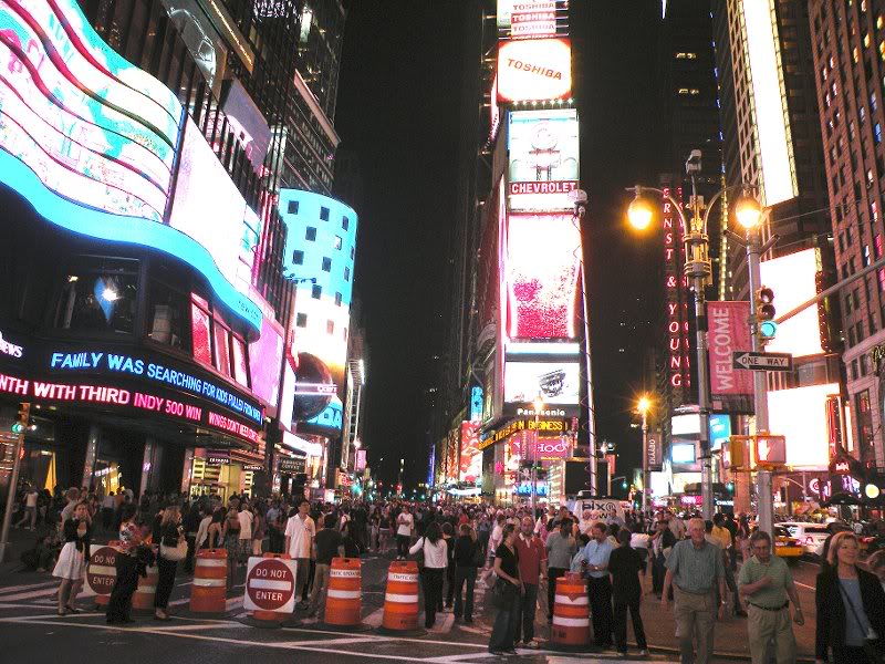 DSCN9802 adj -South-44st and Broadway