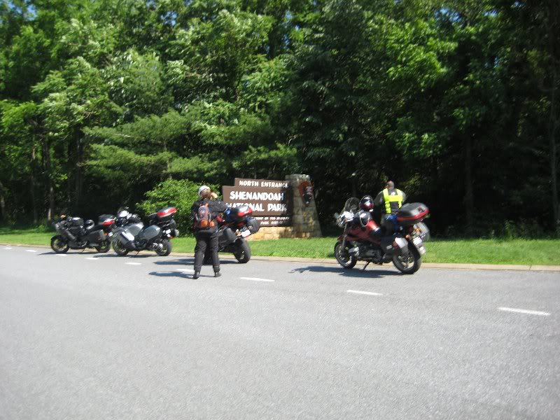 Day 1g to Fontana- gang @ Skyline drive entrance