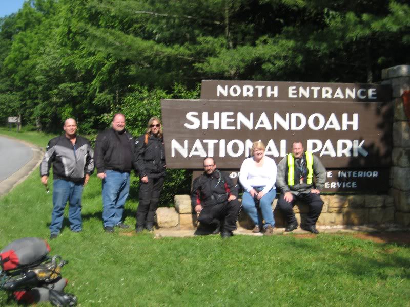 Day 1j to Fontana- gang@ skyline drive entrance