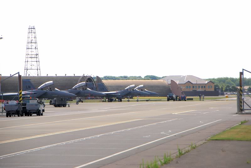 LH Behind the Fence xys000001_152