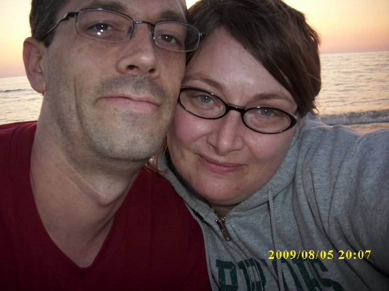 mr mischief and miss alaineus on the beach