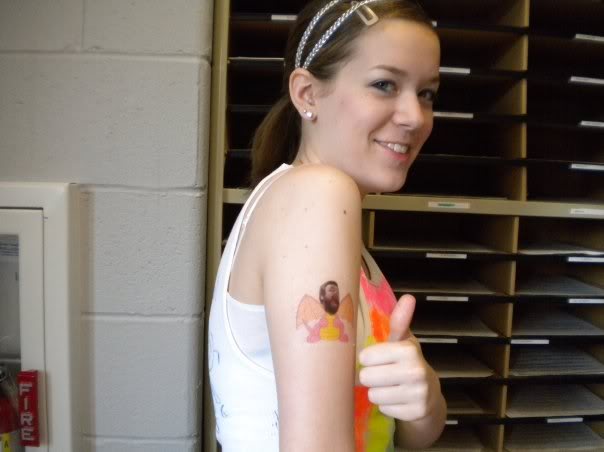 5609_1104185809 407_1369599442_ 30260487_801865 9_n