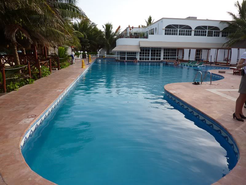 Pool Bar Near Restaurants