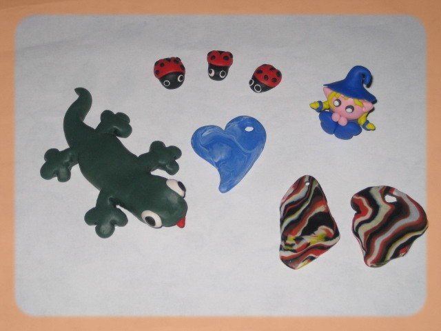 vari oggetti in fimo