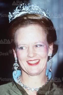 Margrethe floral aigrette