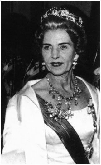 Q Ingrid floral aigrette2