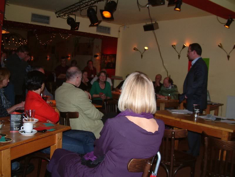 Politiek Caf�� 09dec09 Groenlinks Tilburg 004
