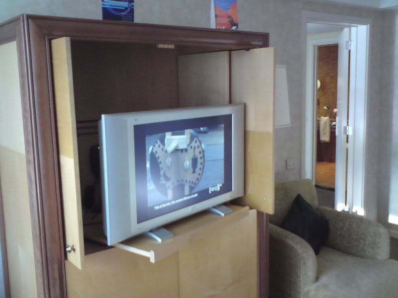 Sheraton Brussels, Flatssquare t.v.