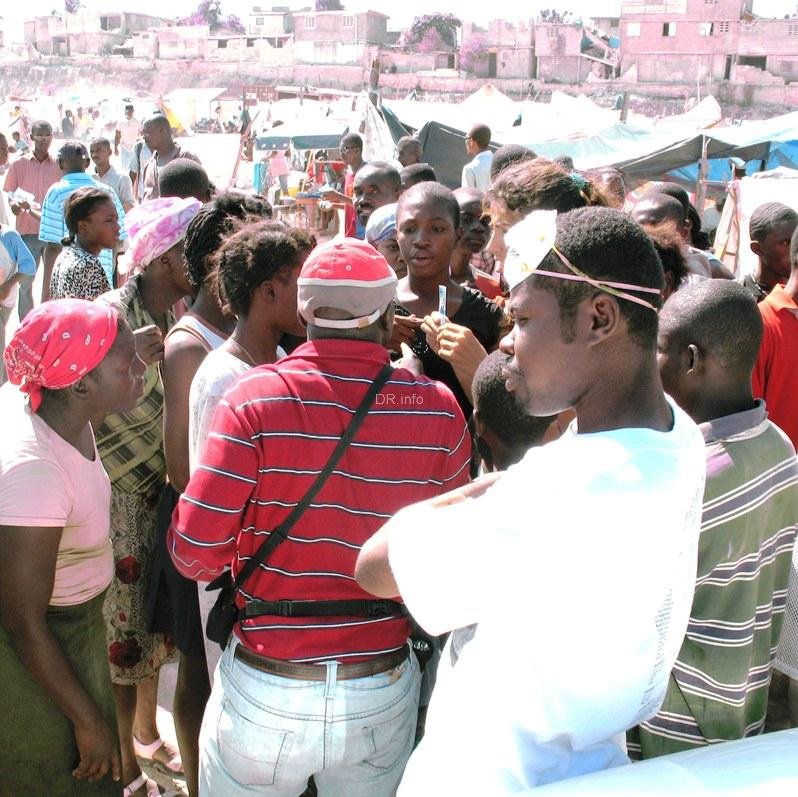Cite Militaire camp--5000 people living in the street