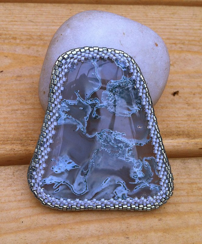 Beaded frame on Horse Canyon agate