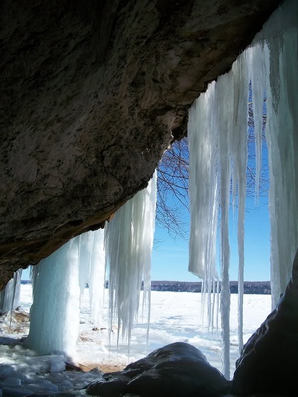 Ice along the cliffs