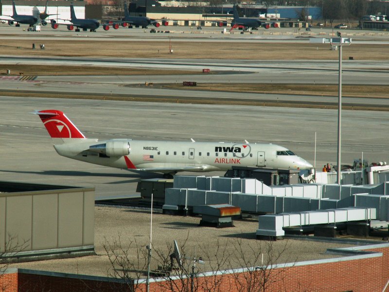 Northwest RJ waiting to leave for Memphis