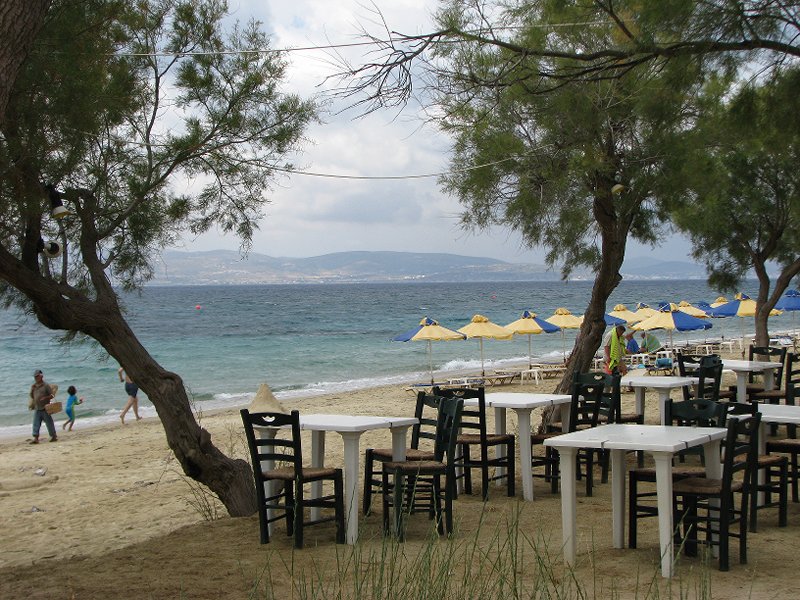 Omanolis beach taverna