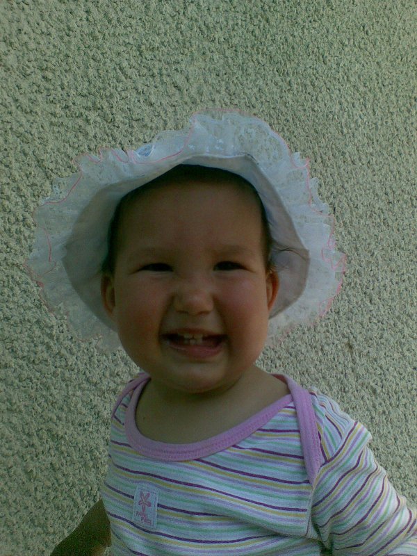 nu-i asa ca sunt frumoasa?