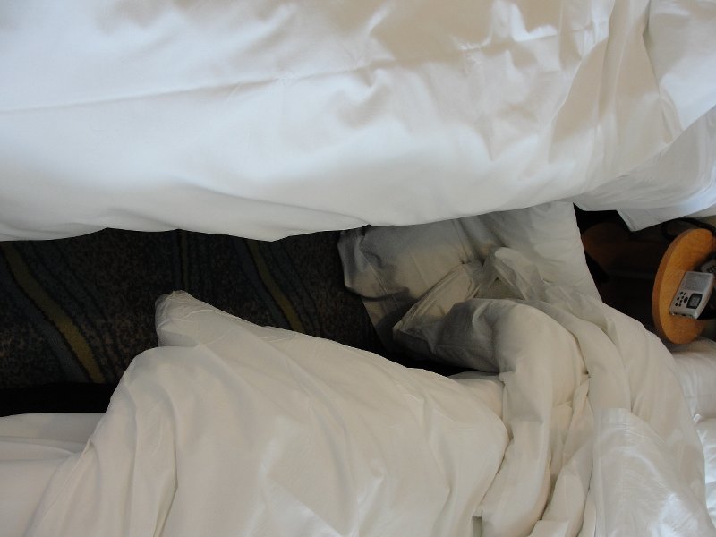 86 D1 cabin space BETWEEN beds