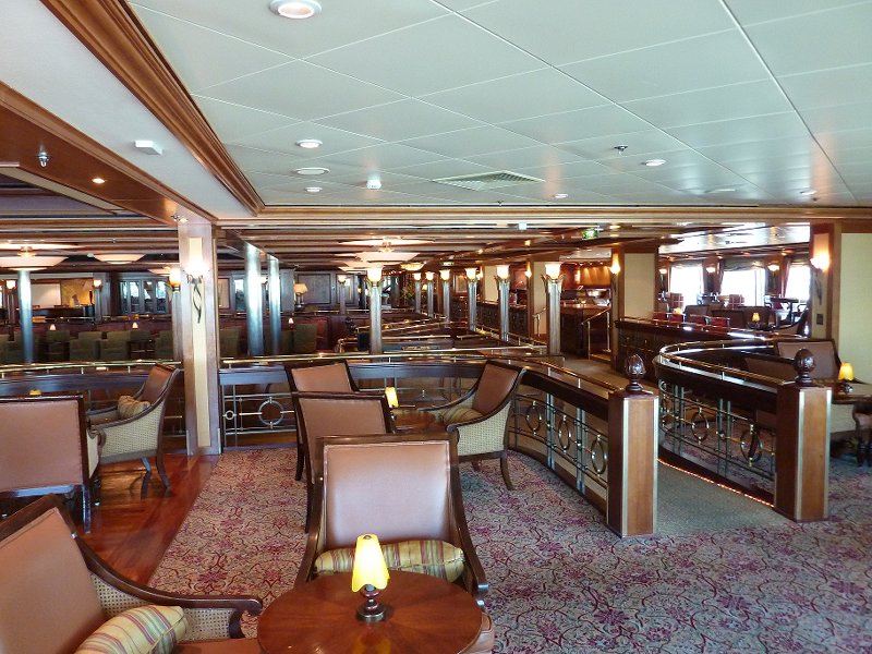Radiance of the Seas Colony Club Lounge