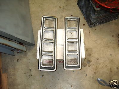 Hood Louvers 09-2008