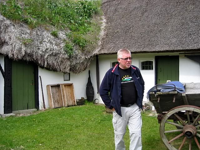 Ivan i indergaarden ved uldstuen