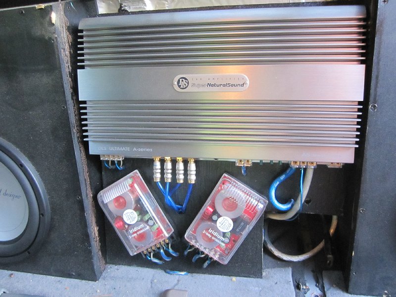 2DisassemblyAmp RackCloseUp