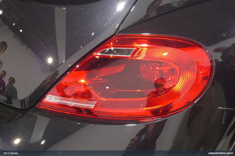 2012-volkswagen -beetle-028