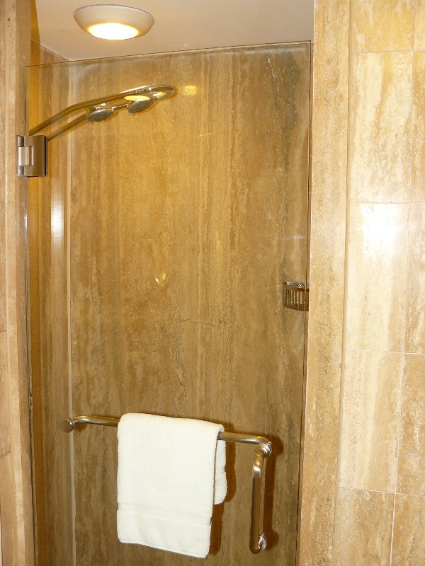 Great shower with adjustable heads