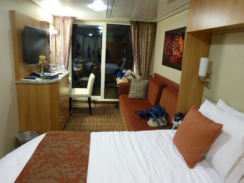 Silhouette Cabin 6225 - Note couch