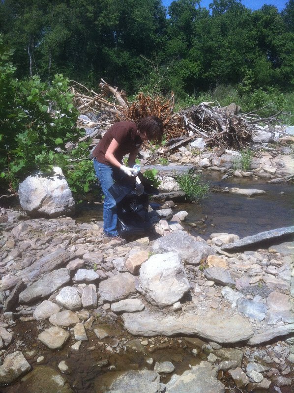 Hardiman picks up trash