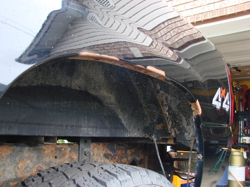 Sept 2012 Dmax Paint Job 003