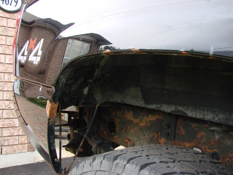 Sept 2012 Dmax Paint Job 010