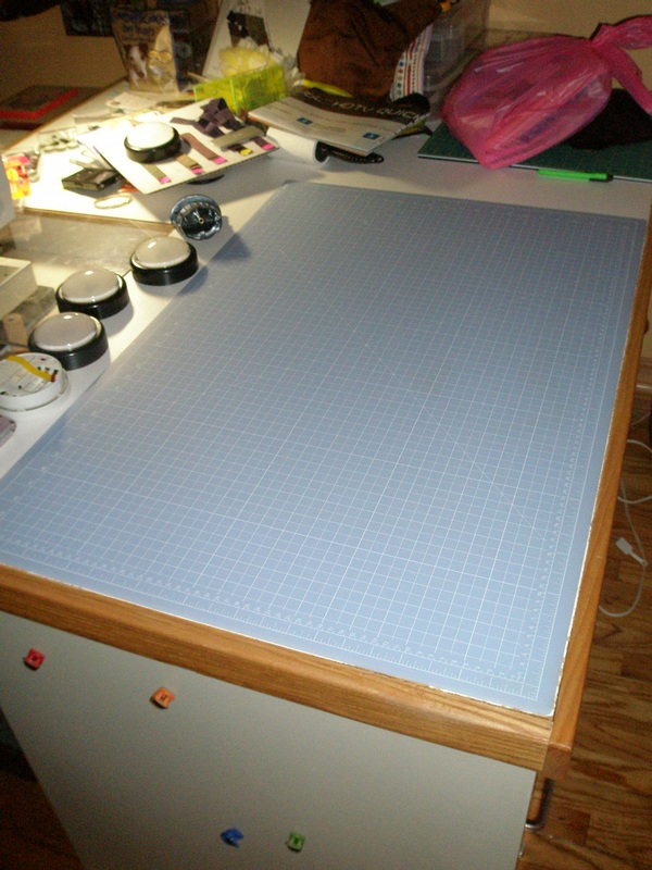 SEWING TABLE