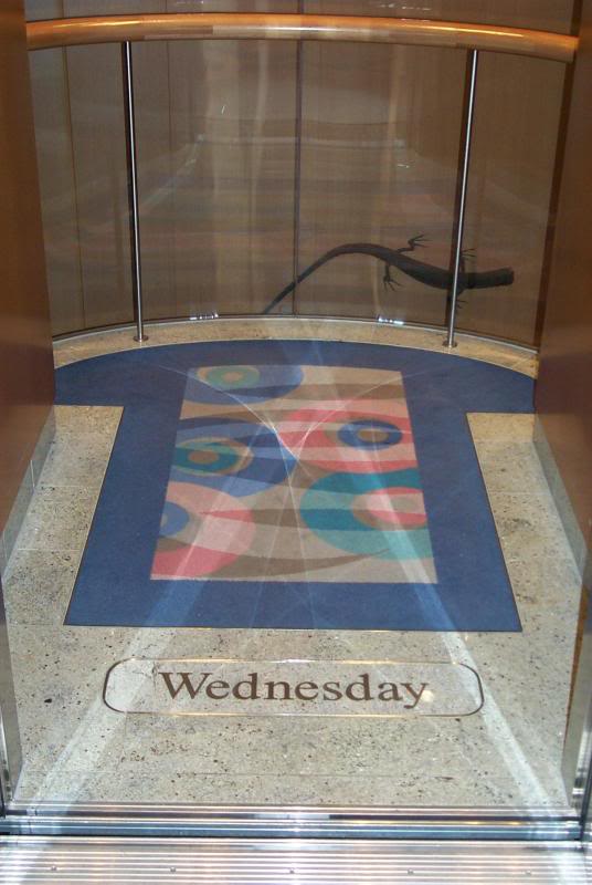 Elevator with the day of the week