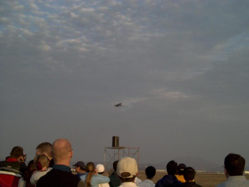 Airshow (05) - Look!