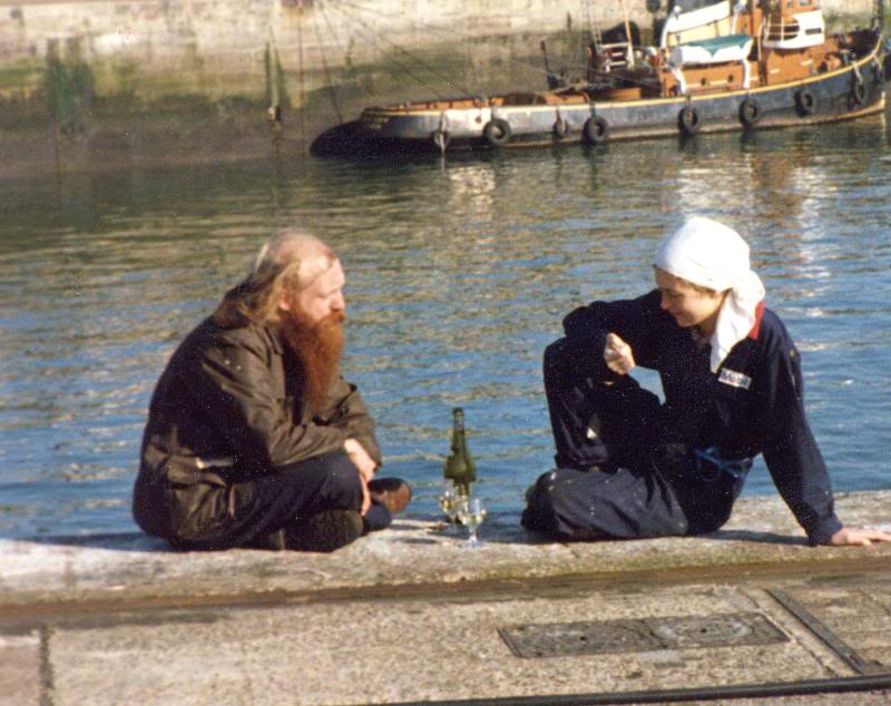 1981-02 (b) dave peck and lesley rickett enjoying a qui...