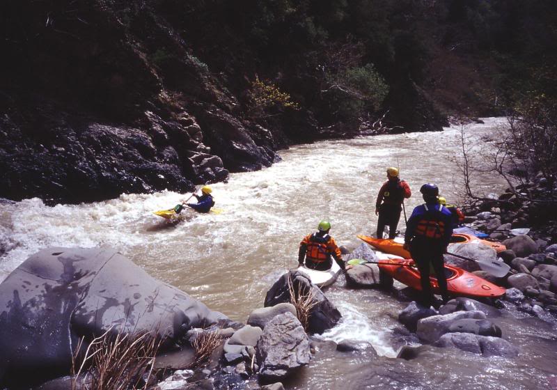 Mornos: Konidis surfing