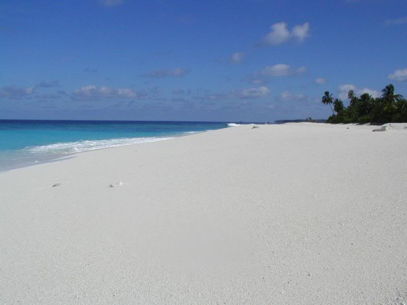 Beautiful Beaches of Maldives - Fuammulak (12)