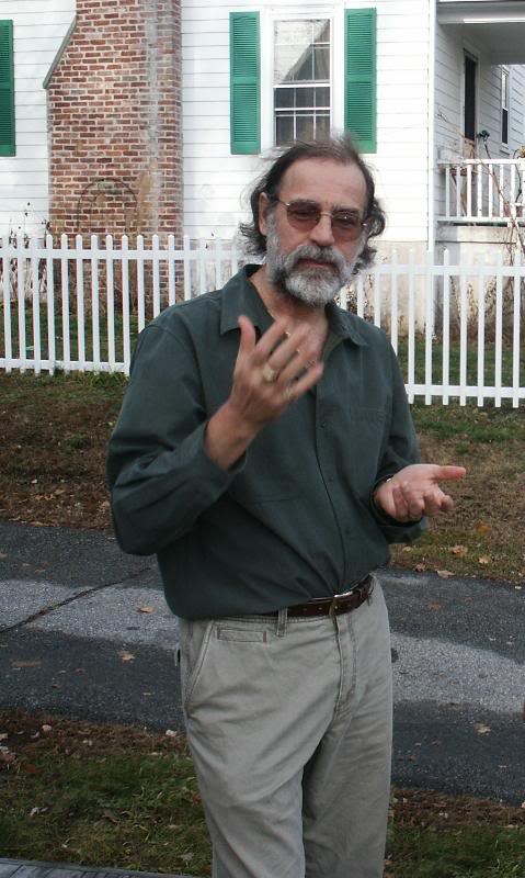 055imNov-25-200 4-13-55 -- Kevin