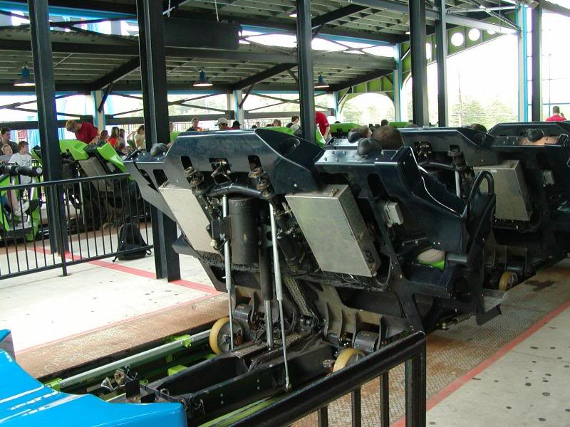 X Flight - Getting locked in your seat