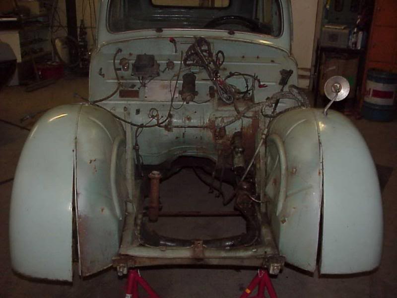 12.9.03 Kone + laatikko nostettiin pois. Kardaani ja p...