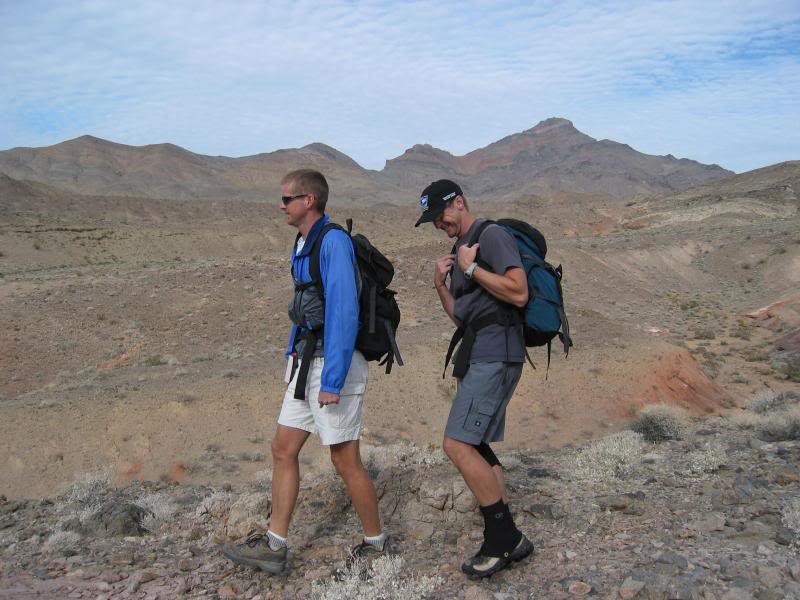 Steve and Calhiker at the start of the hike 9:13am